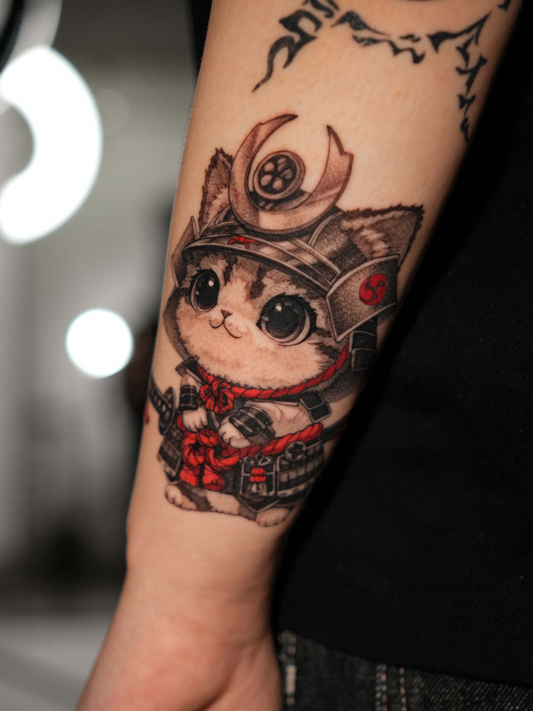 Graphic samurai cat tattoo